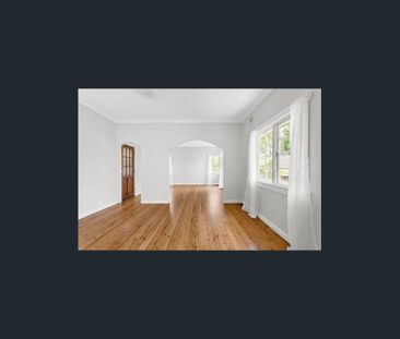 Family home in quiet location - Photo 5