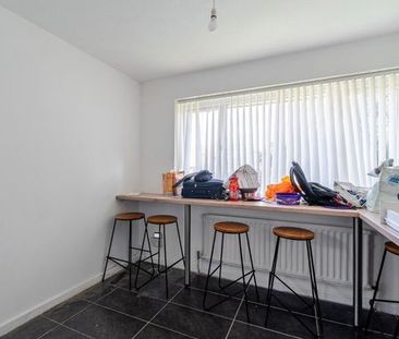6 bedroom house to rent - Photo 4