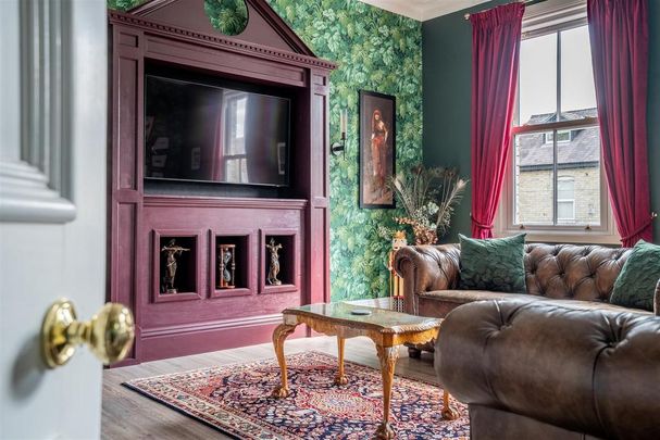 4 bedroom terraced house to rent - Photo 1