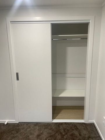 2 bedroom unit in Royal Heights! - Photo 2