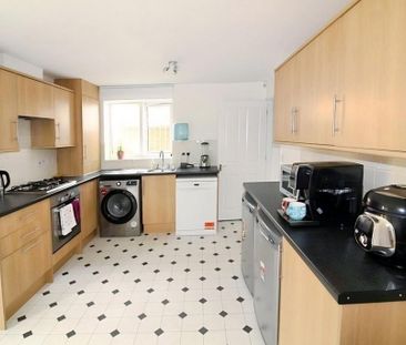 3 bedroom detached house to rent - Photo 3