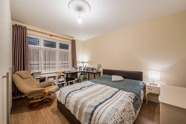 4 bedroom semi-detached house to rent - Photo 1