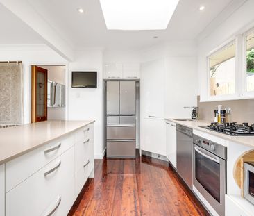 House on the hill with Views - Photo 1