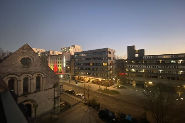 Commercial Road, SOUTHAMPTON - Photo 1