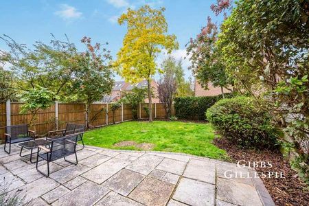 Stirling Avenue, Pinner, HA5 - Photo 2