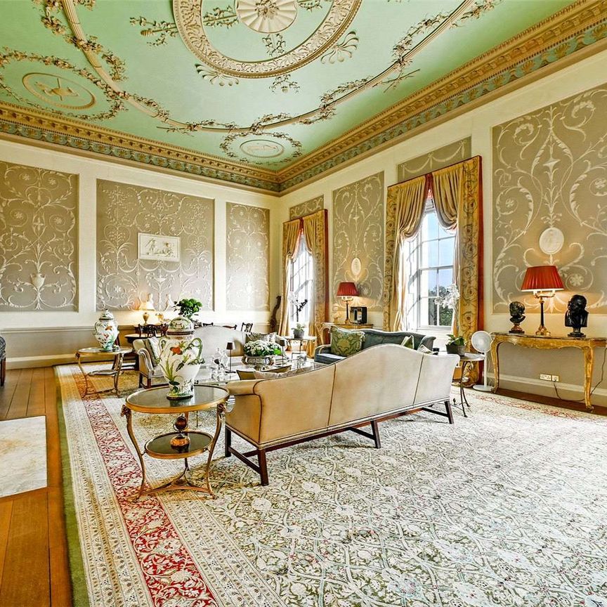 Short Let - Forming part of the Grade I listed building and set in fifty acres of gardens and grounds, this stunning furnished apartment offers grand accommodation. - Photo 1