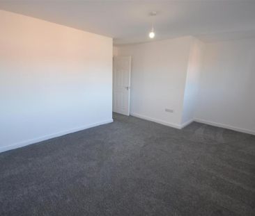1 bedroom penthouse to rent - Photo 3