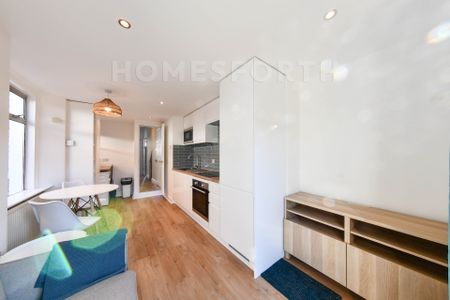 1 Bedroom Flat - Photo 2