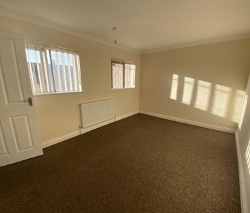3 bedroom semi-detached house to rent - Photo 3
