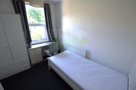 4 bedroom terraced house to rent - Photo 5