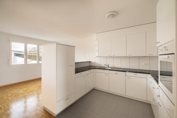 "Zentrales Wohnen in der Gemeinde Suhr!" - Photo 1