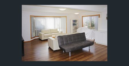 Family Home With Water And Mountain Views - Photo 5