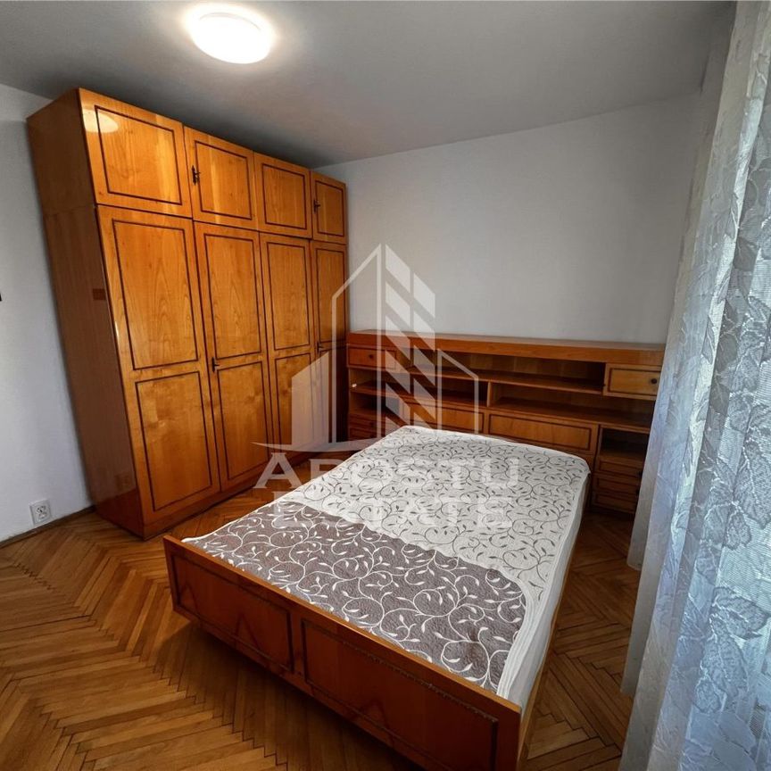 Apartament cu 3 camere, centrala proprie, zona Soarelui - Photo 1