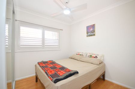 Beautifully Presented Single Level 3 Bedroom Duplex with Ducted Air Conditioning - Photo 4