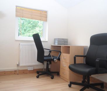 3 bedroom terraced house to rent - Photo 4