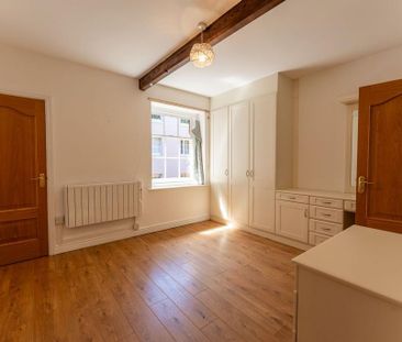 3 bedroom coach house to rent - Photo 5