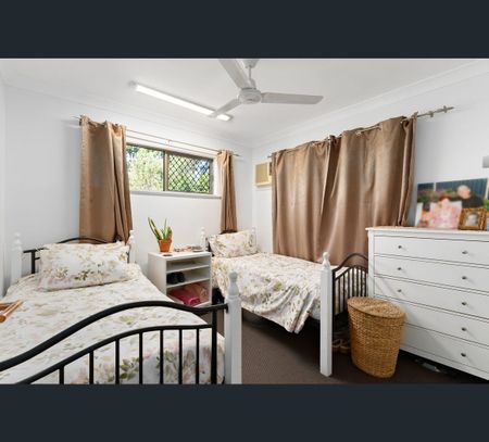 4 Beverley Place, Gracemere, Qld 4702 - Photo 4
