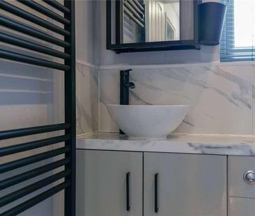 St. Pauls Court, Reading, Berkshire, RG1 - Photo 2