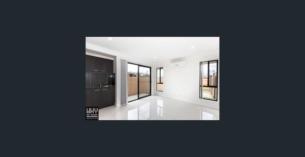 Modern 1 Bedroom Home! - Photo 1