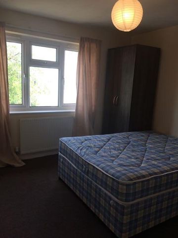 3 bedroom semi-detached house to rent - Photo 5