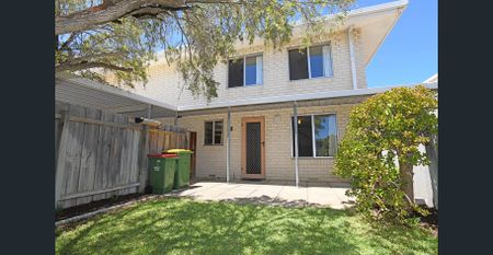 NEATLY PRESENTED TOWNHOUSE IN QUIET REAR POSITION - Photo 2