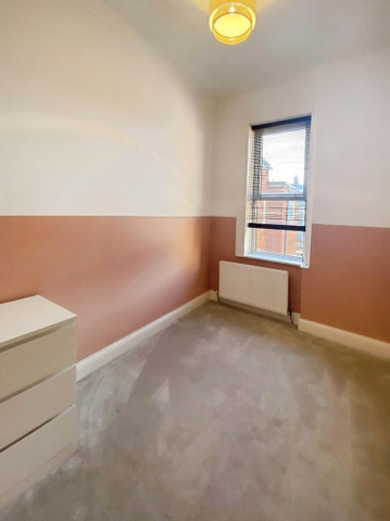 3 bedroom flat to rent - Photo 4