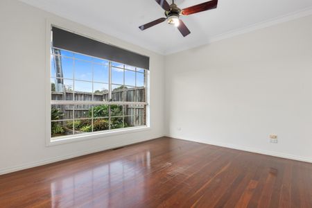 Exceptional and Low Maintenance Single Level Villa! - Photo 5