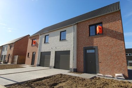 Halfopen nieuwbouwwoning met garage - Foto 5