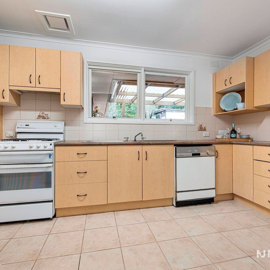 13 Hender Street, RINGWOOD EAST - Photo 1