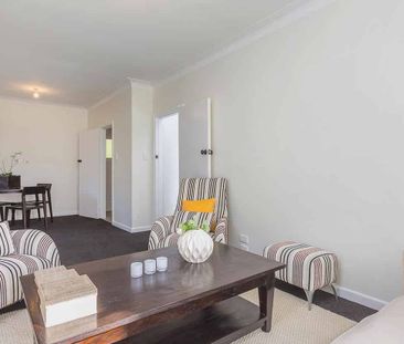 Historic Art Deco Apartment - Mount Eden (2 brms) - Photo 2