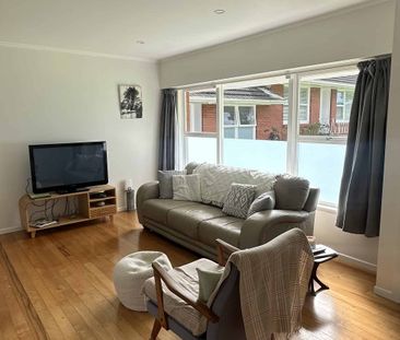 Modern 2-Bedroom Rental in Prime Location - Photo 2