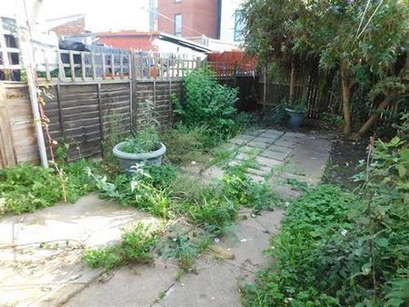 3 bedroom semi-detached house to rent - Photo 4