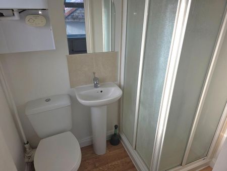 1 bedroom flat to rent - Photo 4