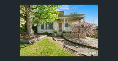 3 Bedroom, 2 Bathroom Character Home - Minutes From CBD! - Photo 4