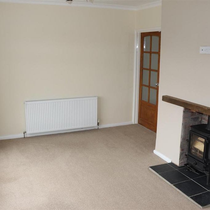 3 bedroom semi-detached house to rent - Photo 1