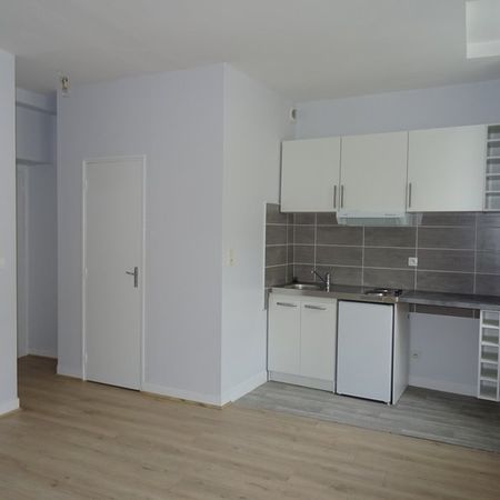 Location Appartement 1 pièce 23m² ORLEANS 45000 - Photo 3