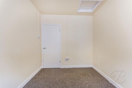 3 bedroom - Photo 2