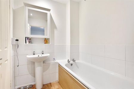 2 bedroom maisonette to rent - Photo 4