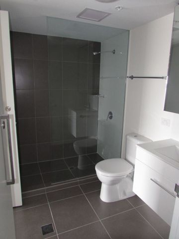 Modern and Secure Apartment! - Photo 5