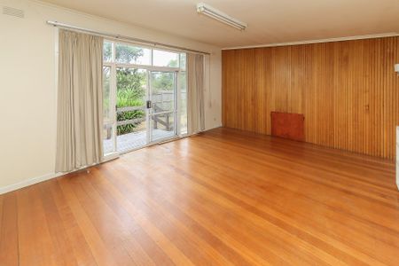 Spacious, Light Filled 3 Bedroom Home. - Photo 2