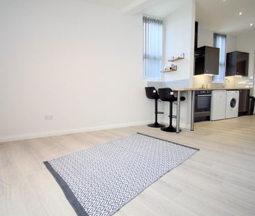 Flat 1, 2 Templemore Avenue, BT54FT, Belfast - Photo 2