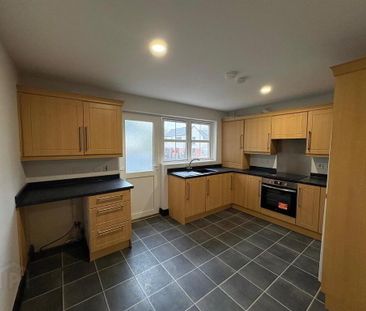 45 Castle Street, Comber, BT23 5DY - Photo 2