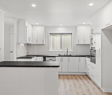 Beautifully presented garden villa with water included - Photo 5