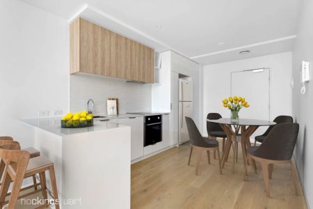 Modern One Bedroom With Spectacular Views - Photo 5