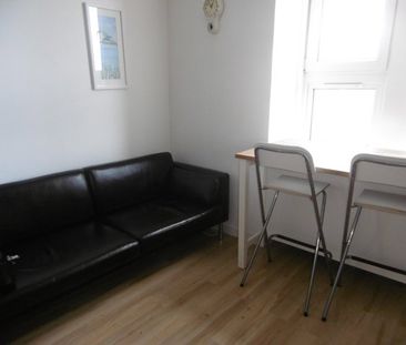 Flat 8, 75 Urquhart Road, AB24 5ND, Aberdeen - Photo 2