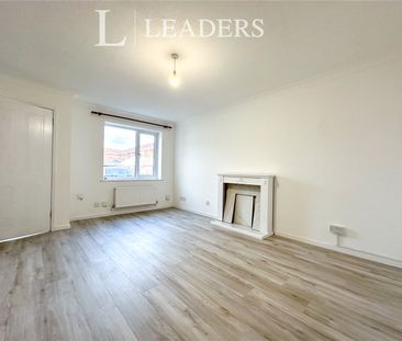 3 bedroom house to rent Hunter Close, Gosport, PO13 - Photo 3