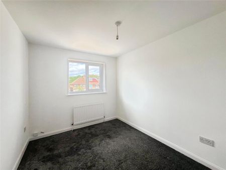 2 bedroom end of terrace house to rent - Photo 4
