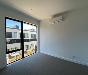 6 Woody Lane, Alphington VIC 3078 - Townhouse For Rent | Domain - Photo 2