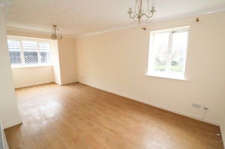 St. Leonards Close, Grays, Property for rent - Photo 2