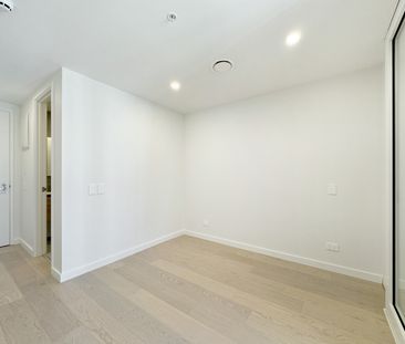 Welcome to apartment 607 in Hyde Lane. - Photo 3